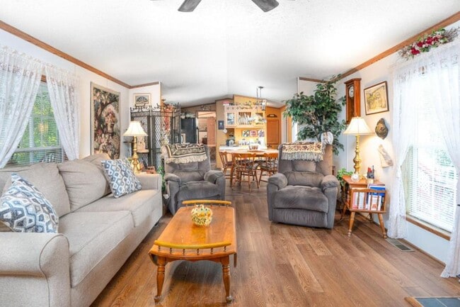 Photo - 21 Violet Dr