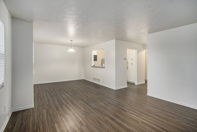 Autumn Lakes Apartments and Townhomes