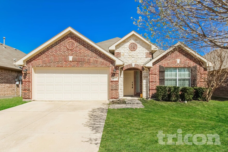 2413 Castle Creek Dr