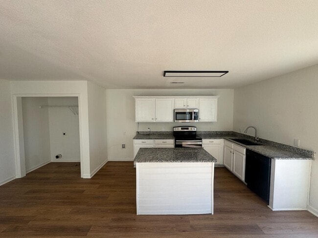 Photo - 172 Cloverbrook Dr