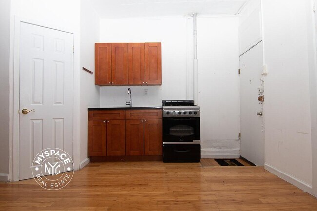 Photo - 189 Bedford Ave Apartment Unit 5