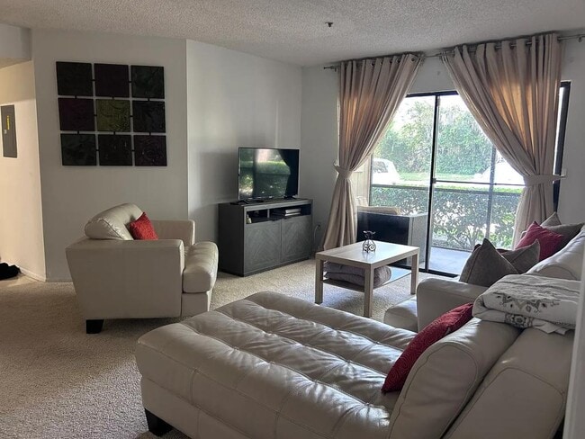 Photo - 6002 Laketree Ln Unit G
