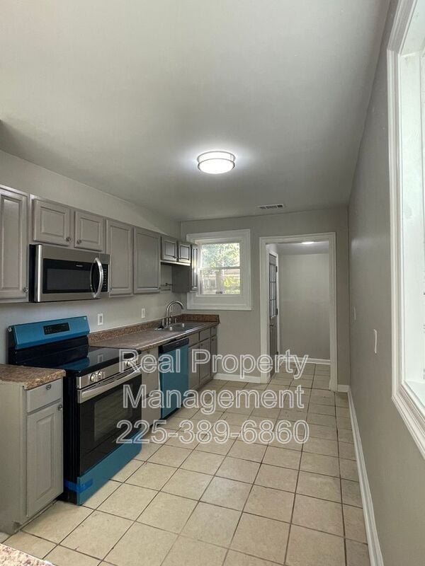 Photo - 5974 Byron Ave