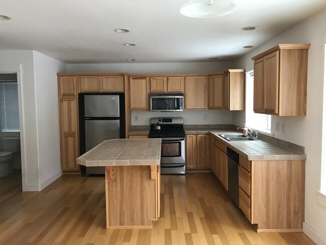 Photo - 3 Bedroom 2.5 Bathroom