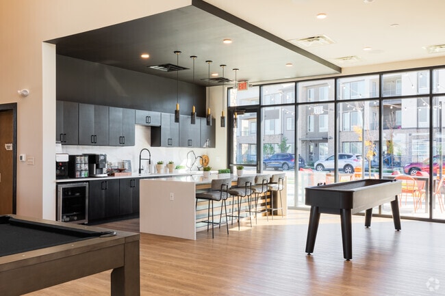 Casa club - Ascend at Horizon Uptown