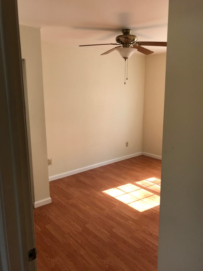 Photo - 9 - 13 E Verity St.