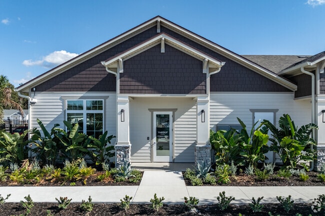 Resident Clubhouse Entrance - Yardly Crossings