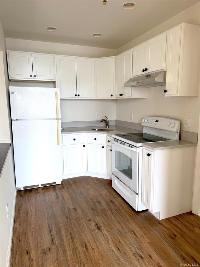 Photo - 315 Main St Unit 3