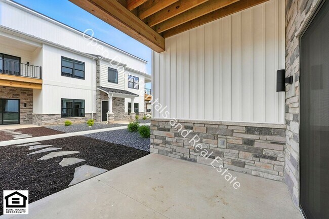 Photo - 1030 S Wayne St Unit 102