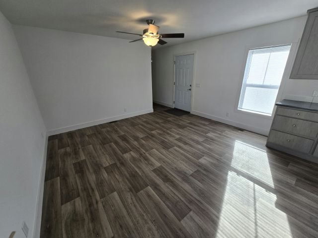 Photo - 121 Maple Dr