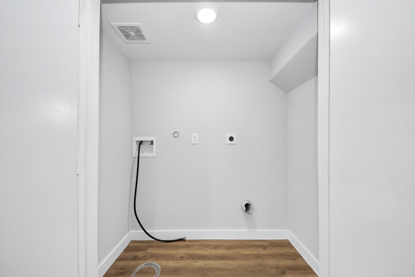 Photo - 6609 Bacher St