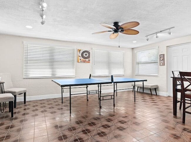 Photo - 2817 W Woodlawn Ave Unit ID1053144P