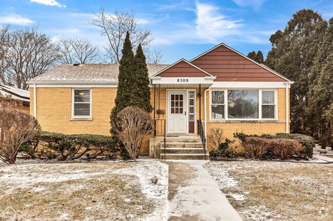 Building Photo - 8509 Lawndale Ave Rental