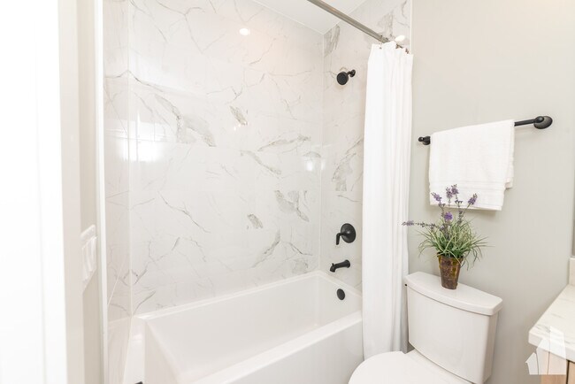 Photo - 2535 N Campbell Ave Unit 2541-1