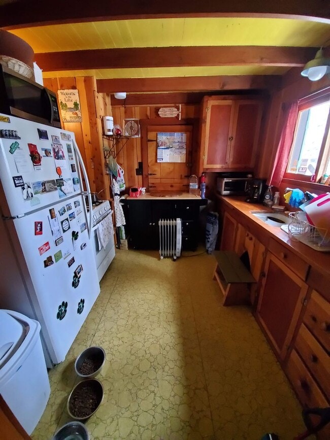 Photo - LONG-TERM RENTAL:  Unique Cabin with Beach Access and Big Deck!