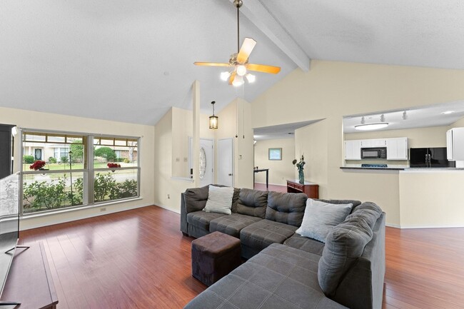 Photo - 626 Brittany Dr