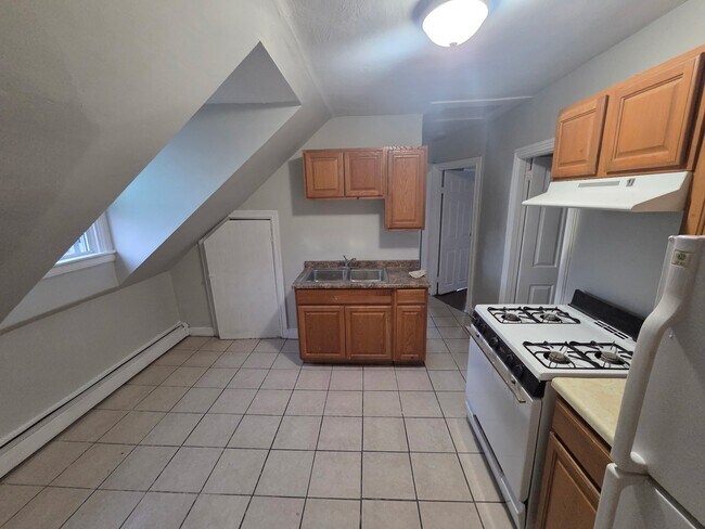 68 Walnut St Unit 3