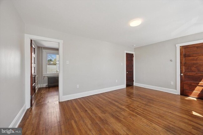 Building Photo - 241 Haverford Ave Unit 3