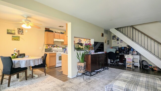 Photo - 336 Farmingdale Cir