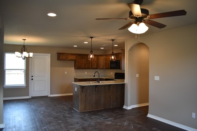 Building Photo - Charming 3 Bedroom 2 Bathroom Home in Prai...