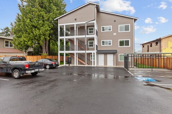 Photo - Yakima Apartments