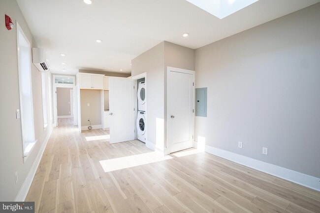 Building Photo - 720 N Preston St Unit 3R