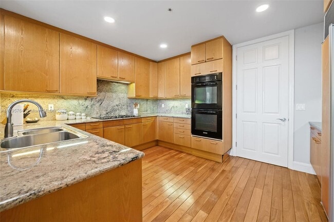 Photo - 13643 Deering Bay Dr Unit 165