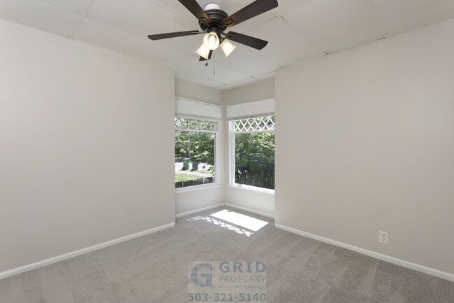 Building Photo - Charming 3 Bedroom Craftsman Home Availabl...