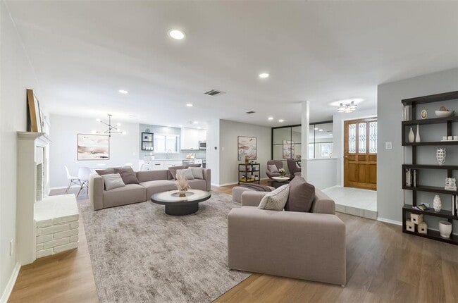 Photo - 22803 Merrymount Dr House