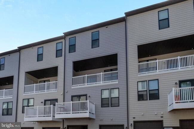 Photo - 654 Noush Ct