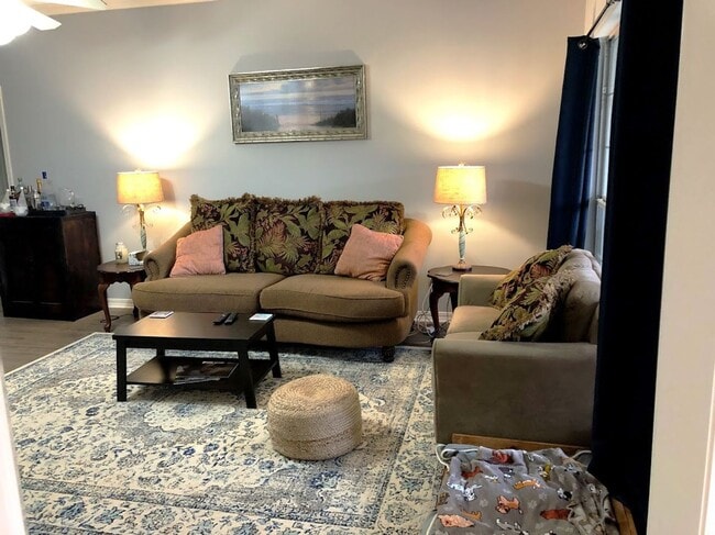 Photo - 1620 Williamsburg Dr