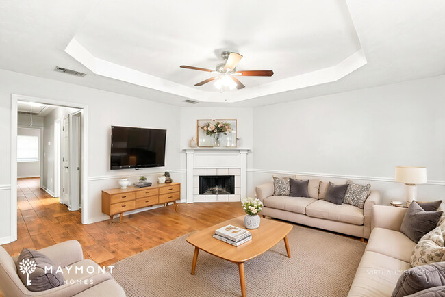 240 Sunchase Dr