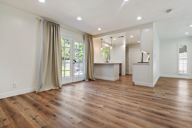 Photo - 4723 Norwich Ave Casa