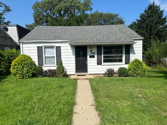 Building Photo - 1807 N Underhill St Rental