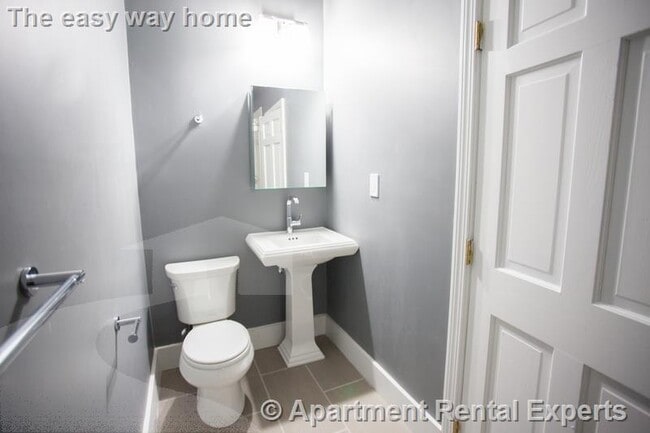 Photo - 175 Rindge Ave Unidad #1LF