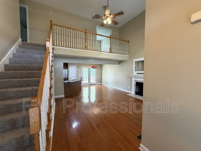 548 Faxon Ct
