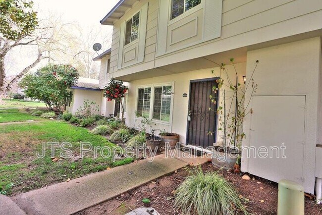 Photo - 8851 Salmon Falls Dr Condo Unit #D