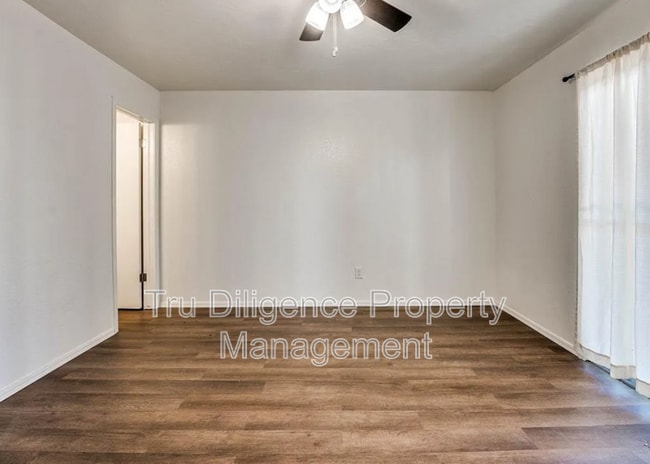 Photo - 8801 St George Way