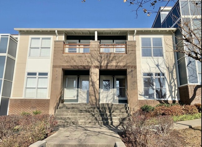 2 BEDROOM 2.5 BATH TOWNHOME WITH DOWNTOWN ... - 2 BEDROOM 2.5 BATH TOWNHOME WITH DOWNTOWN ...