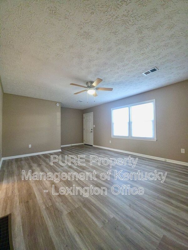 Photo - 3493 Sutherland Dr