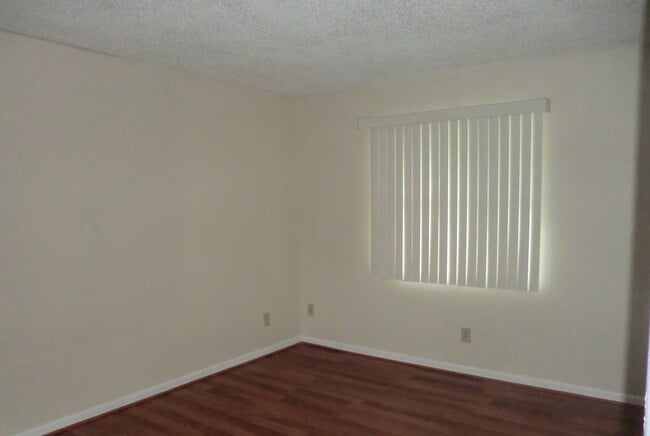 6980 Woodscape Cir