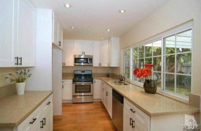 Photo - 2219 Scenicpark St