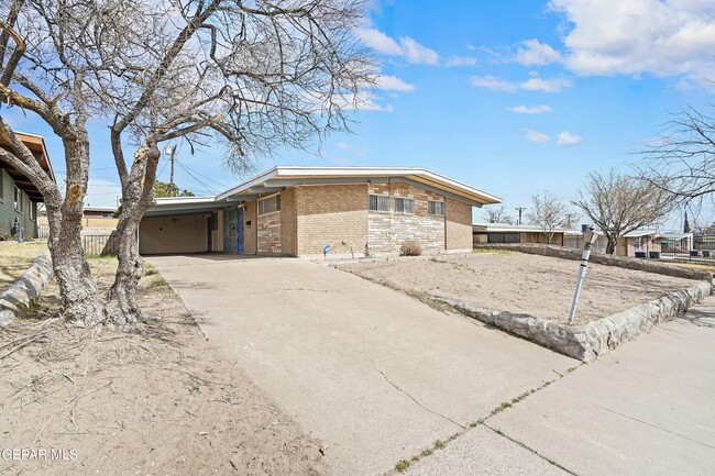 Photo - 5505 Martin Ln