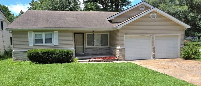 Building Photo - 3 BR 2 BA 2 Living Areas! Glendale Schools!  $1295