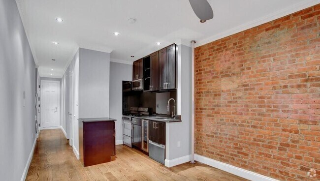 Building Photo - 438 W 52nd St Rental