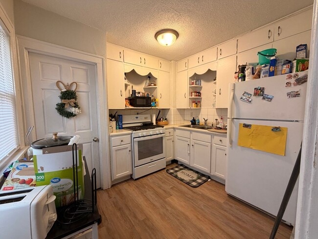 Photo - 2 Bedroom House - Updated $875