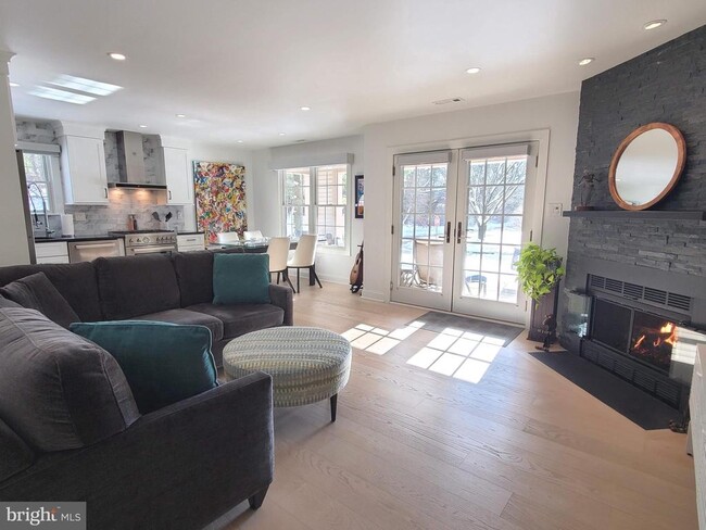 Building Photo - 162 Tavistock Rd