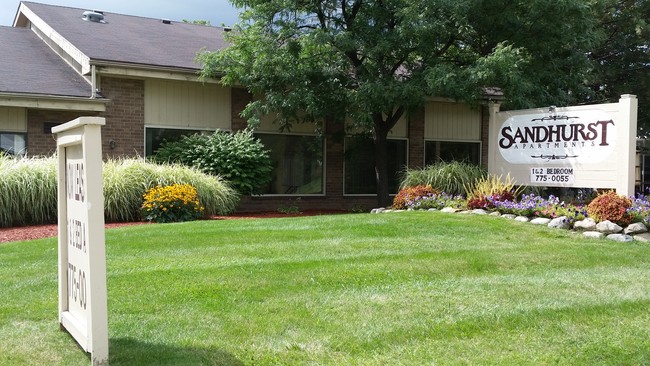 Sandhurst Apartments For Rent In Roseville, Mi 