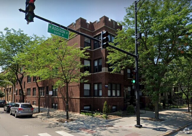 Building Photo - 3548 N Racine Ave Rental