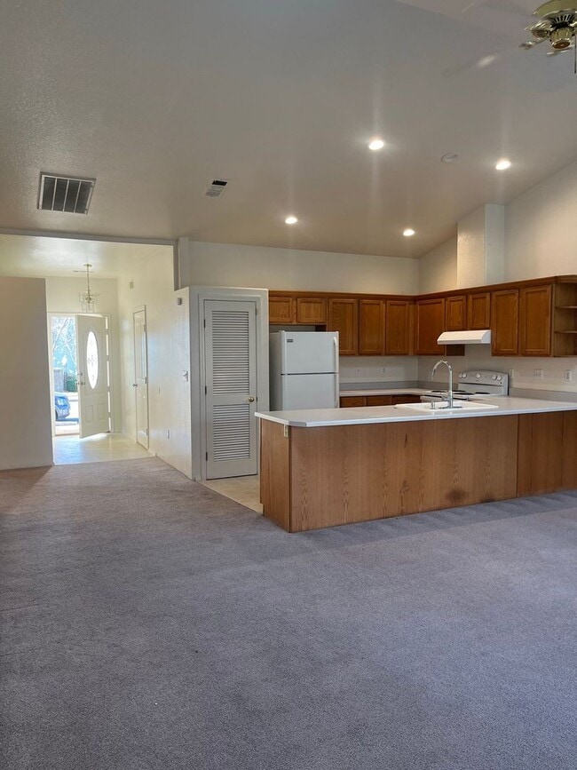 Photo - 3984-3988 Arrowhead Dr